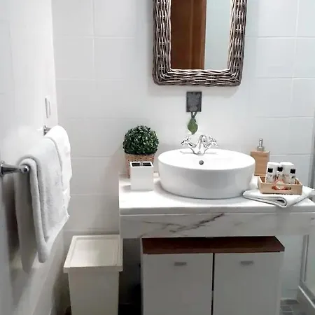 Βίλα With 4 Bedrooms In With Wonderful Mountain View Private Pool Enclosed Garden 5 Km From The Beach
