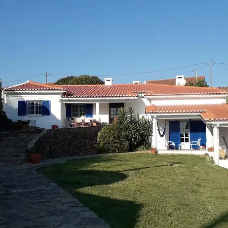 With 4 Bedrooms In With Wonderful Mountain View Private Pool Enclosed Garden 5 Km From The Beach Βίλα