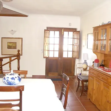 With 4 Bedrooms In With Wonderful Mountain View Private Pool Enclosed Garden 5 Km From The Beach Βίλα