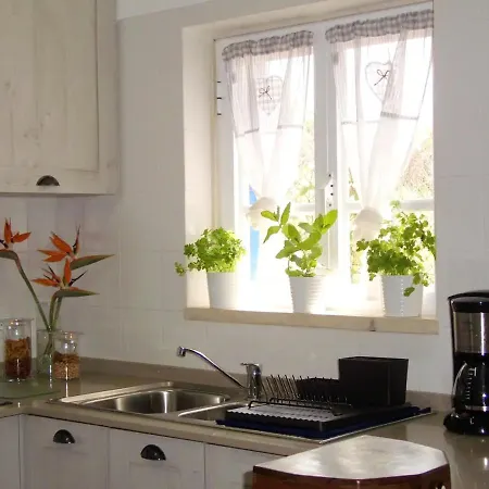 Βίλα With 4 Bedrooms In With Wonderful Mountain View Private Pool Enclosed Garden 5 Km From The Beach Μάφρα